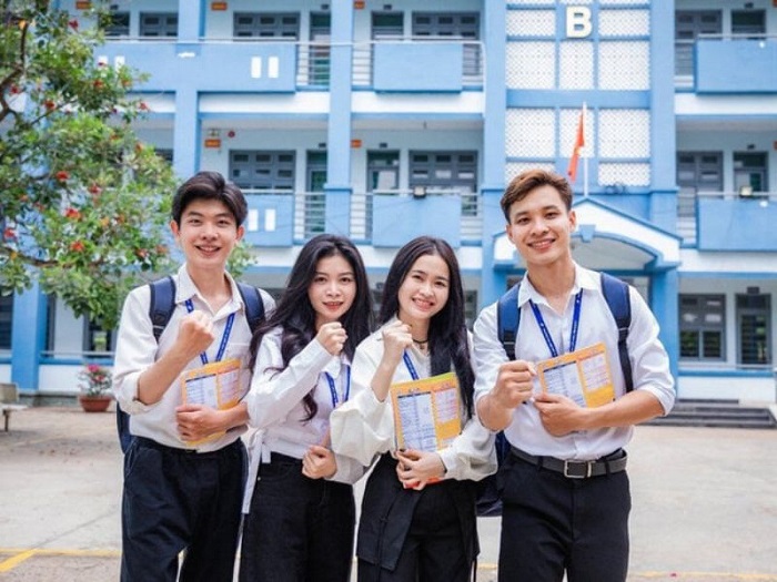 hoc-luc-trung-binh-nen-chon-nganh-nao-khoi-d