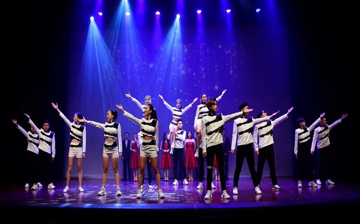 khoi-d-co-thi-duoc-san-khau-dien-anh-khong